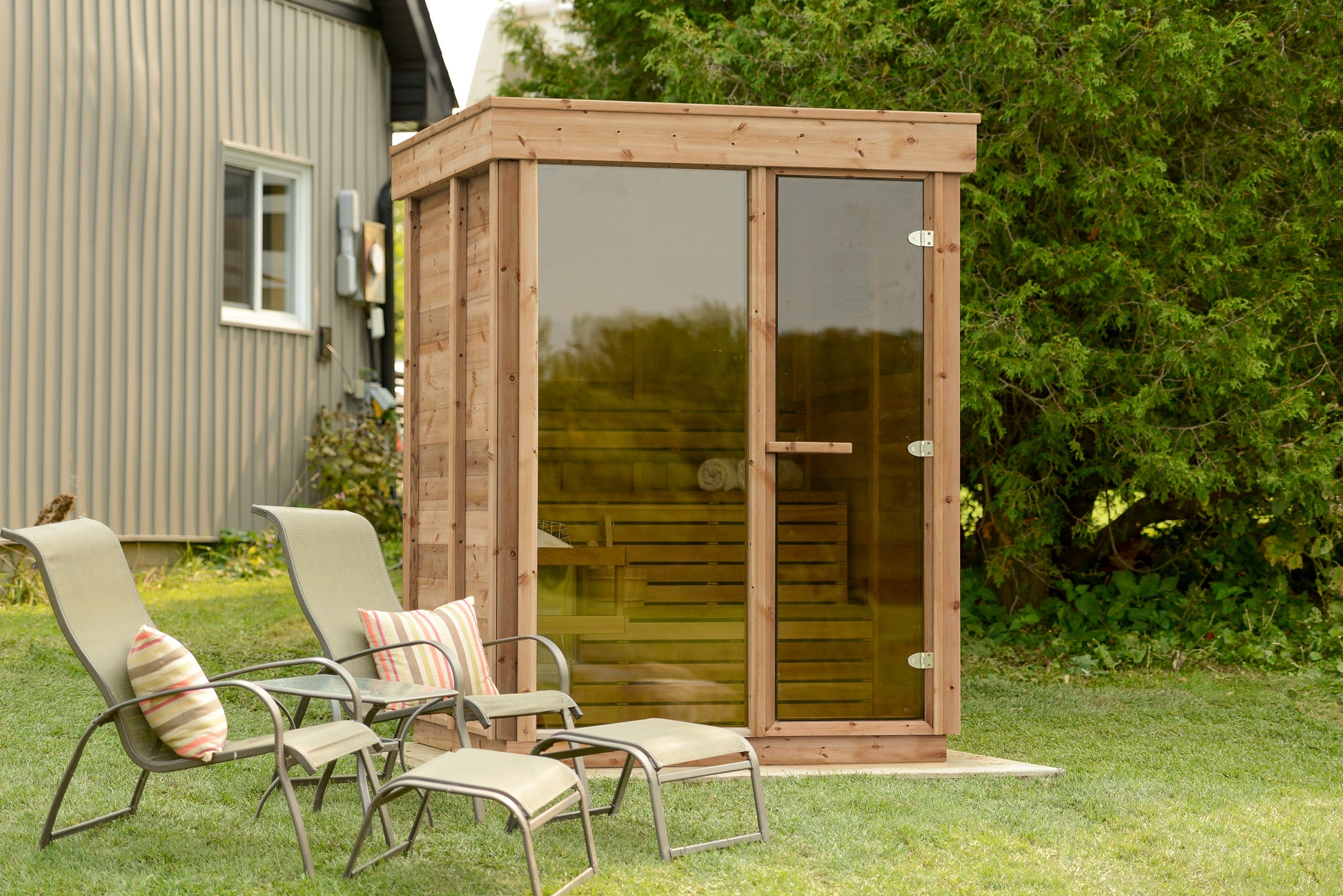 Pure Cube Sauna CU550/CU552 Outdoor Clear or Knotty Red Cedar - Sun'n'Fun Pool & Spa