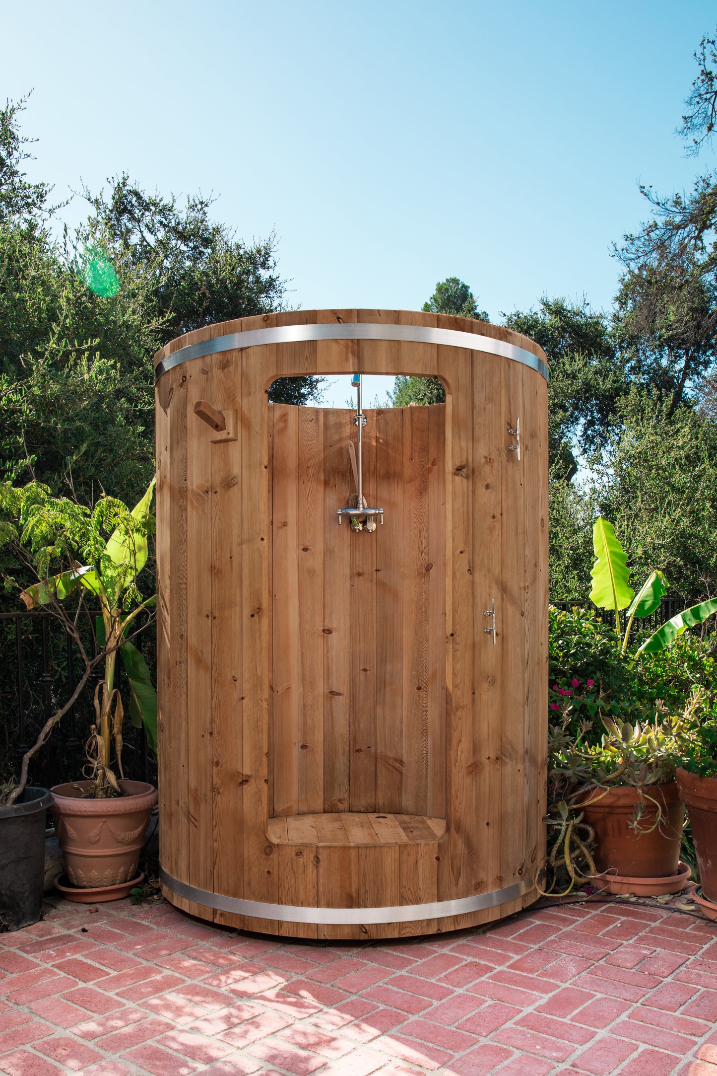 Rainbow Barrel Outdoor Shower 582S (Knotty Red Cedar) - Sun'n'Fun Pool & Spa