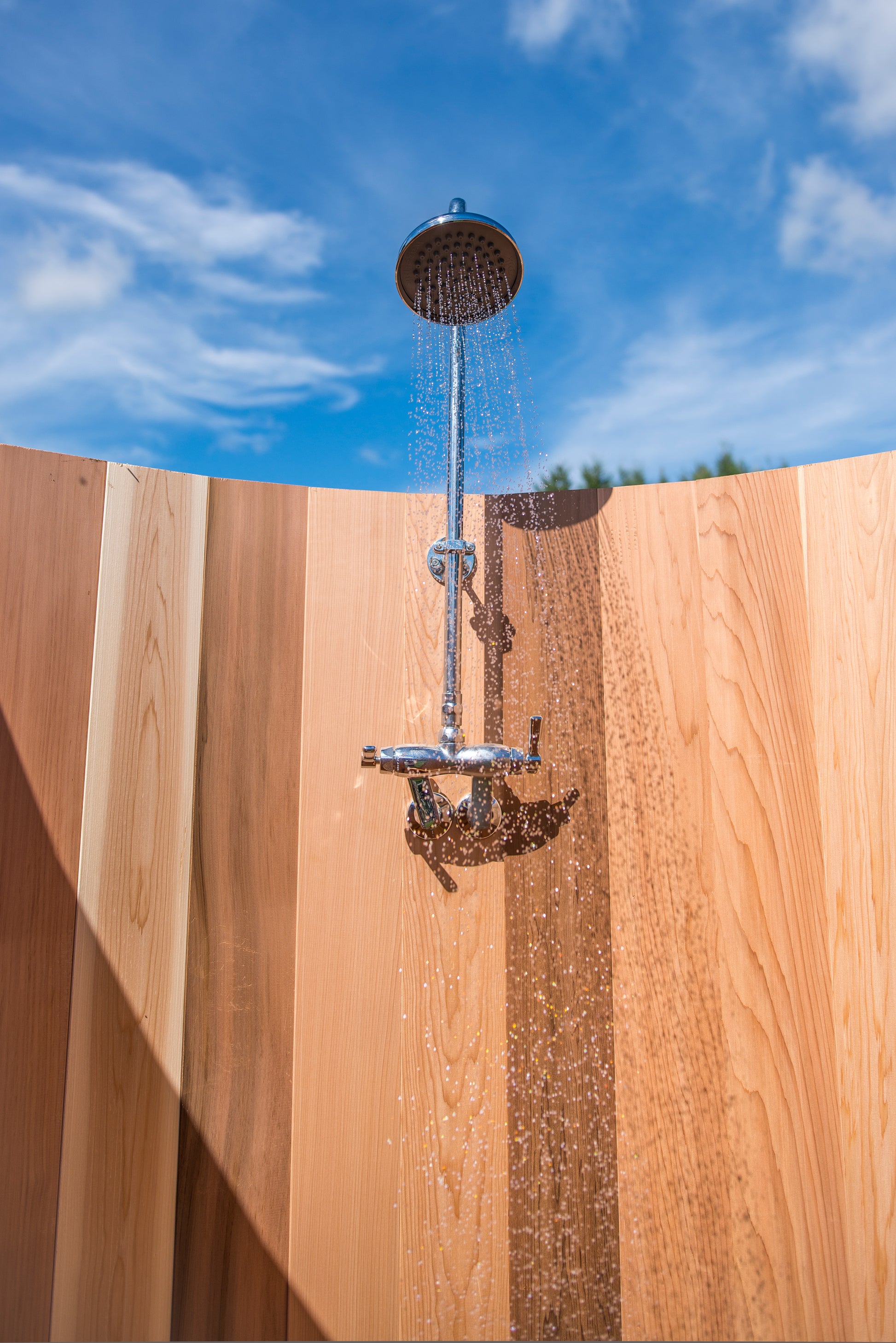 Rainbow Barrel Outdoor Shower 582S (Knotty Red Cedar) - Sun'n'Fun Pool & Spa