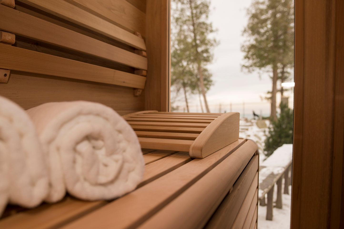 Luna Sauna 880LUE/882LUE Outdoor Clear or Knotty Red Cedar - Sun'n'Fun Pool & Spa