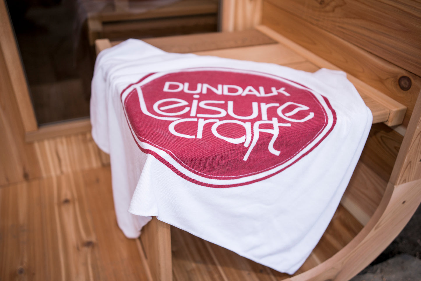 Dundalk Leisurecraft Luna Sauna with Porch Outdoor Knotty Red Cedar - Sun'n'Fun Pool & Spa