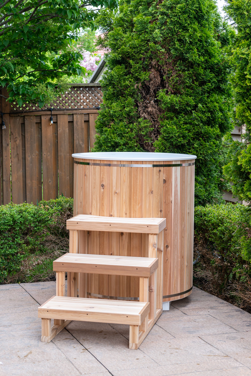 The Baltic Plunge Tub - Eastern White Cedar - Sun'n'Fun Pool & Spa
