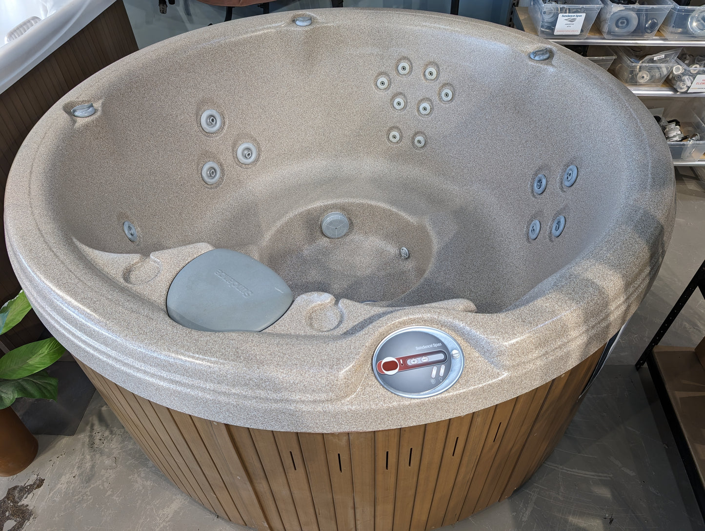 Hot Tub Rental - Sun'n'Fun Pool & Spa