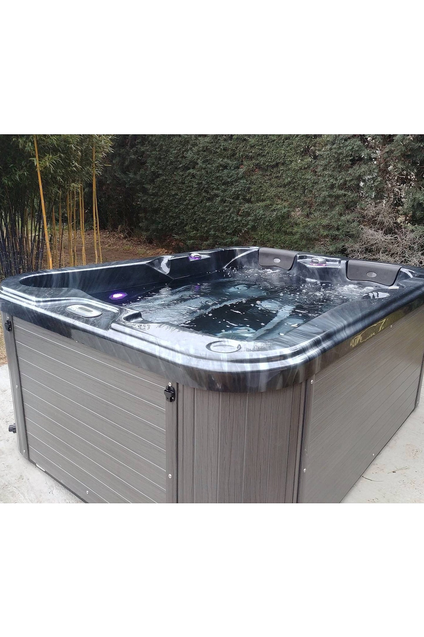 Be Well O347 Hot Tub