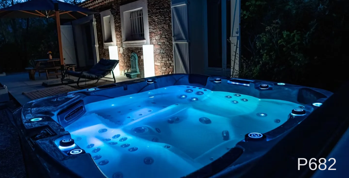 Be Well Spas Premium 682