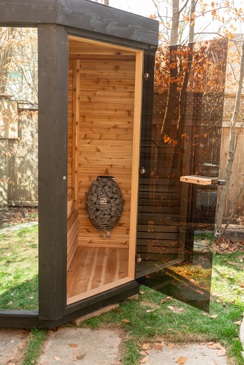 CU552T Sauna Shown with Huum Drop Heater