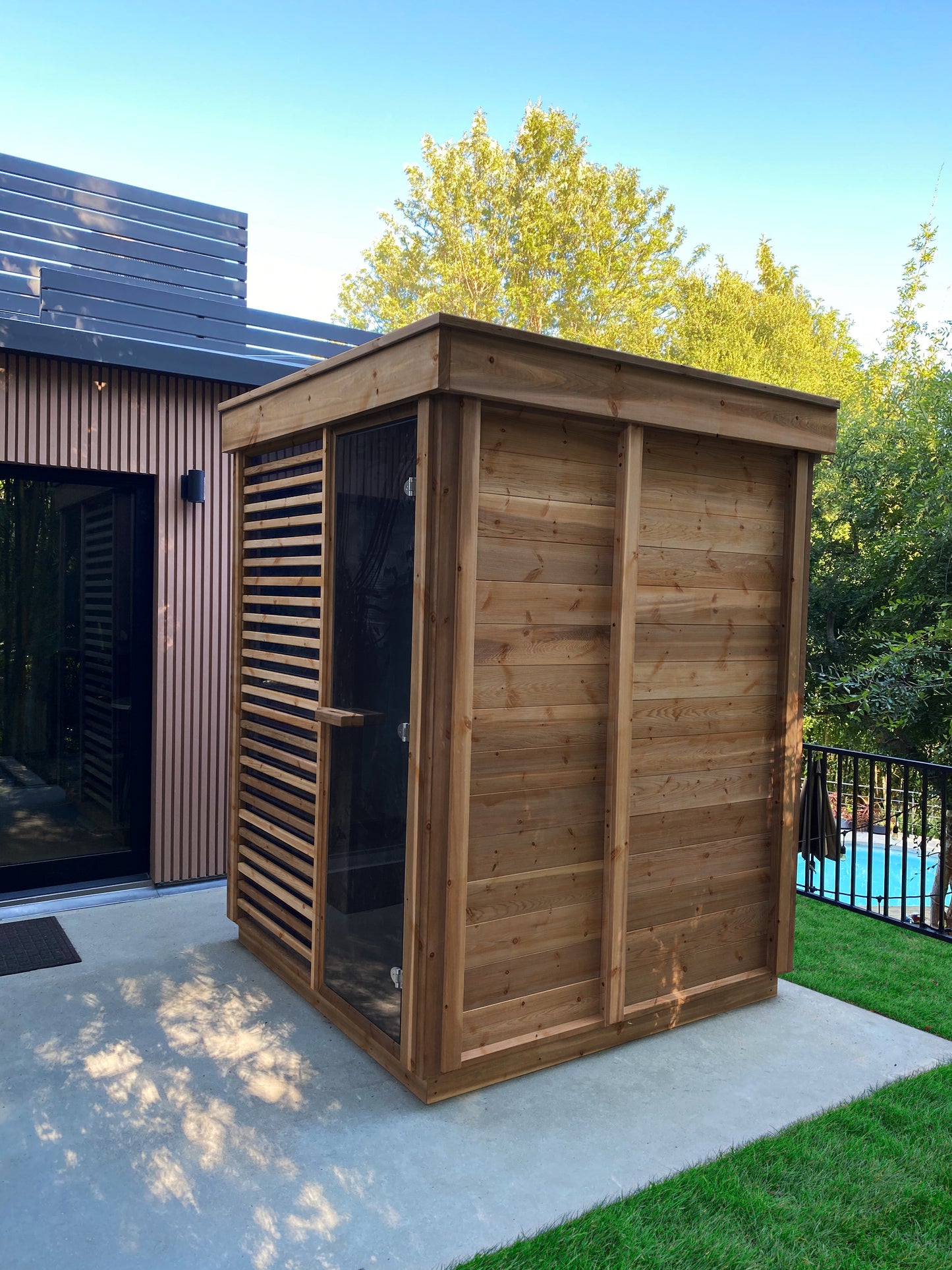 CU552 Sauna Knotty Cedar Privacy