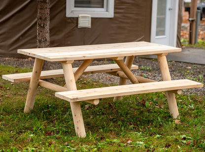 Log Picnic Table - Sun'n'Fun Pool & Spa